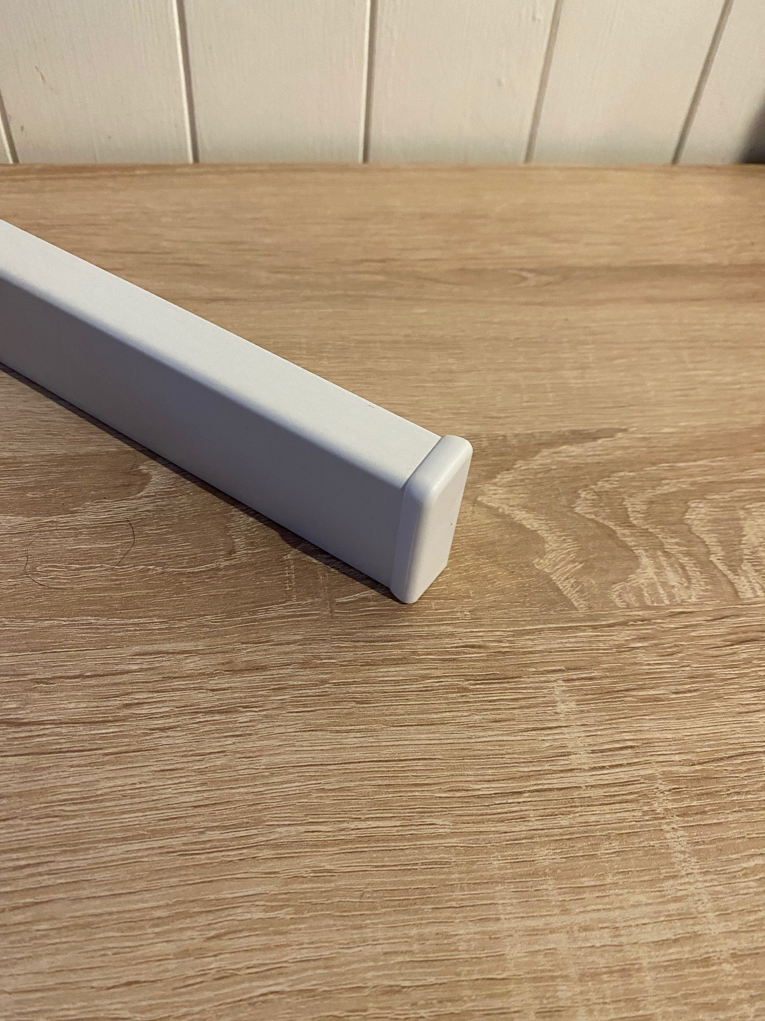 Endstück rechts für Sockelleiste weiß